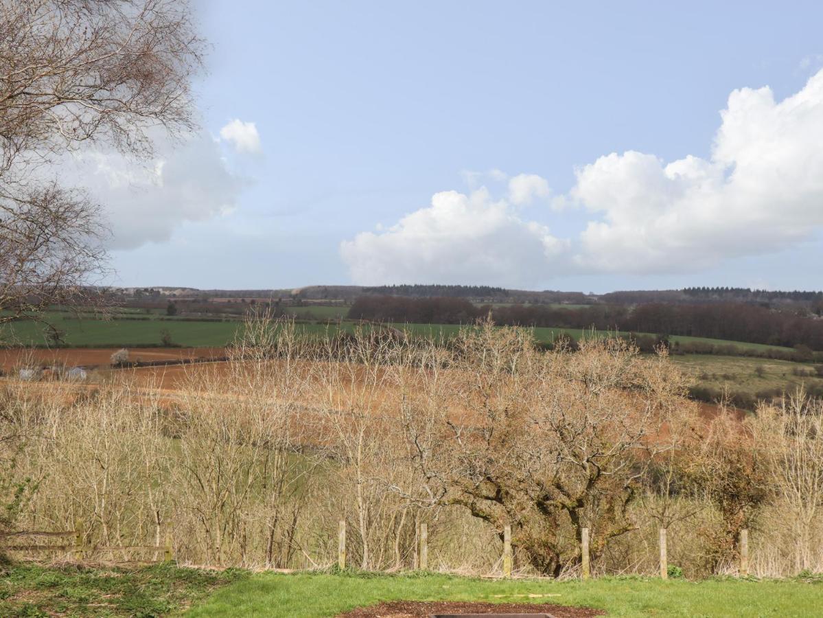 Tree Tops Witney Exterior foto
